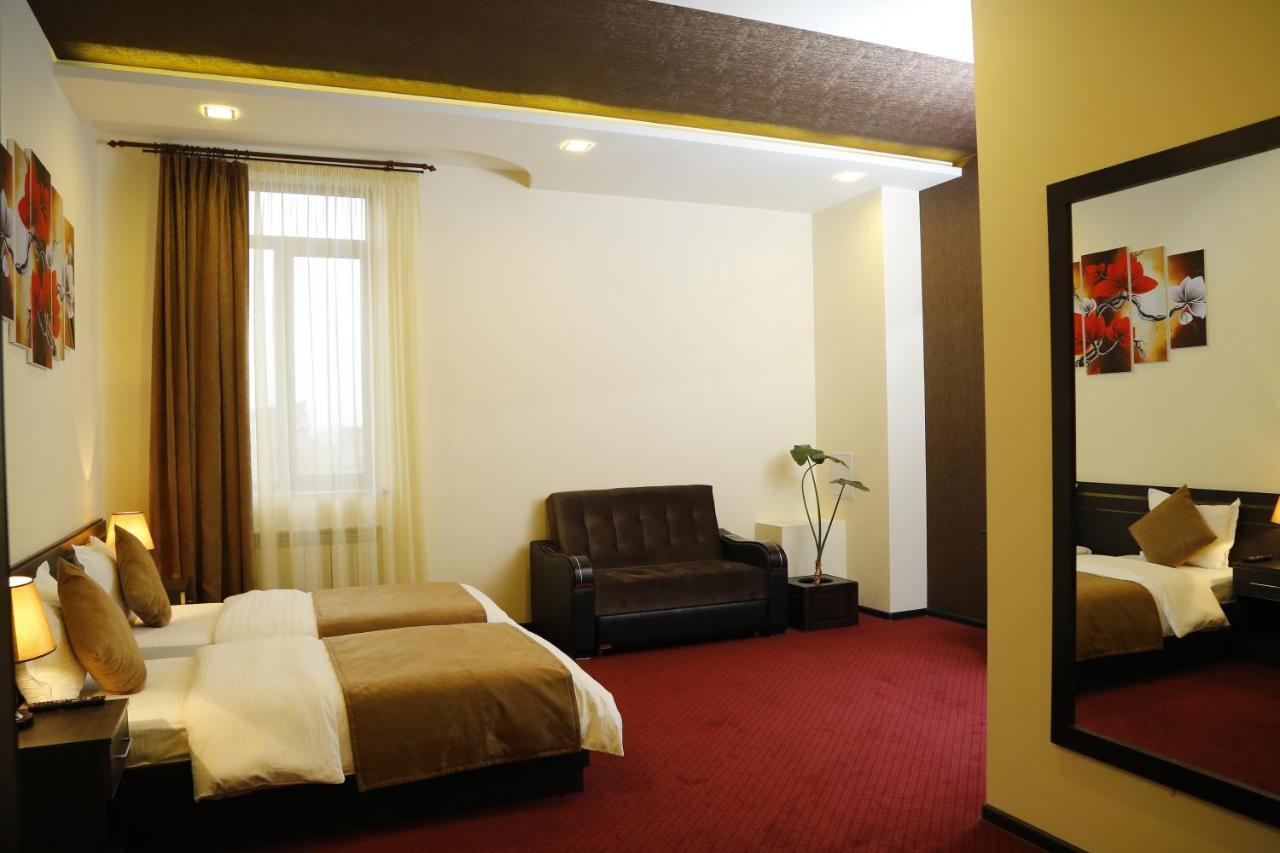 Tomu'S Hotel ギュムリ エクステリア 写真