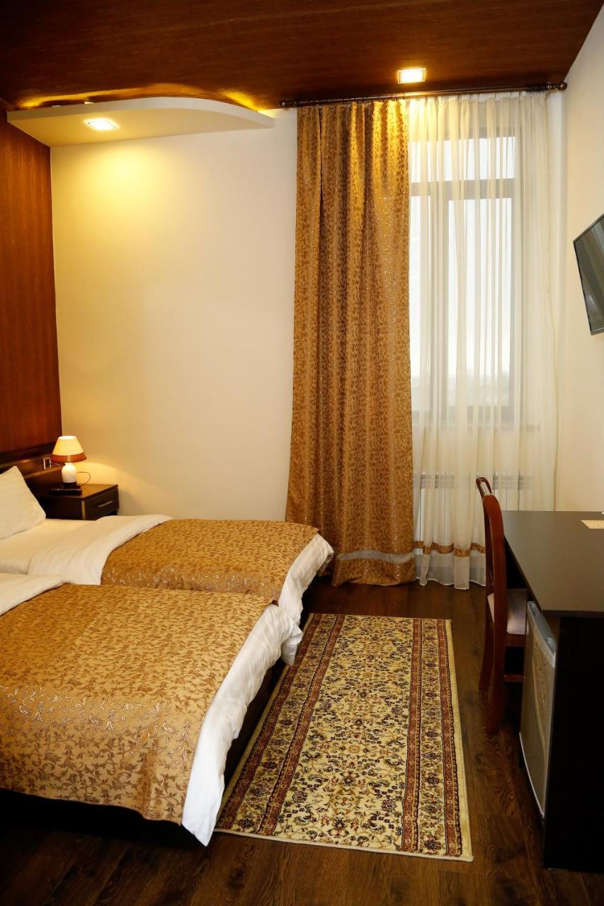 Tomu'S Hotel ギュムリ エクステリア 写真