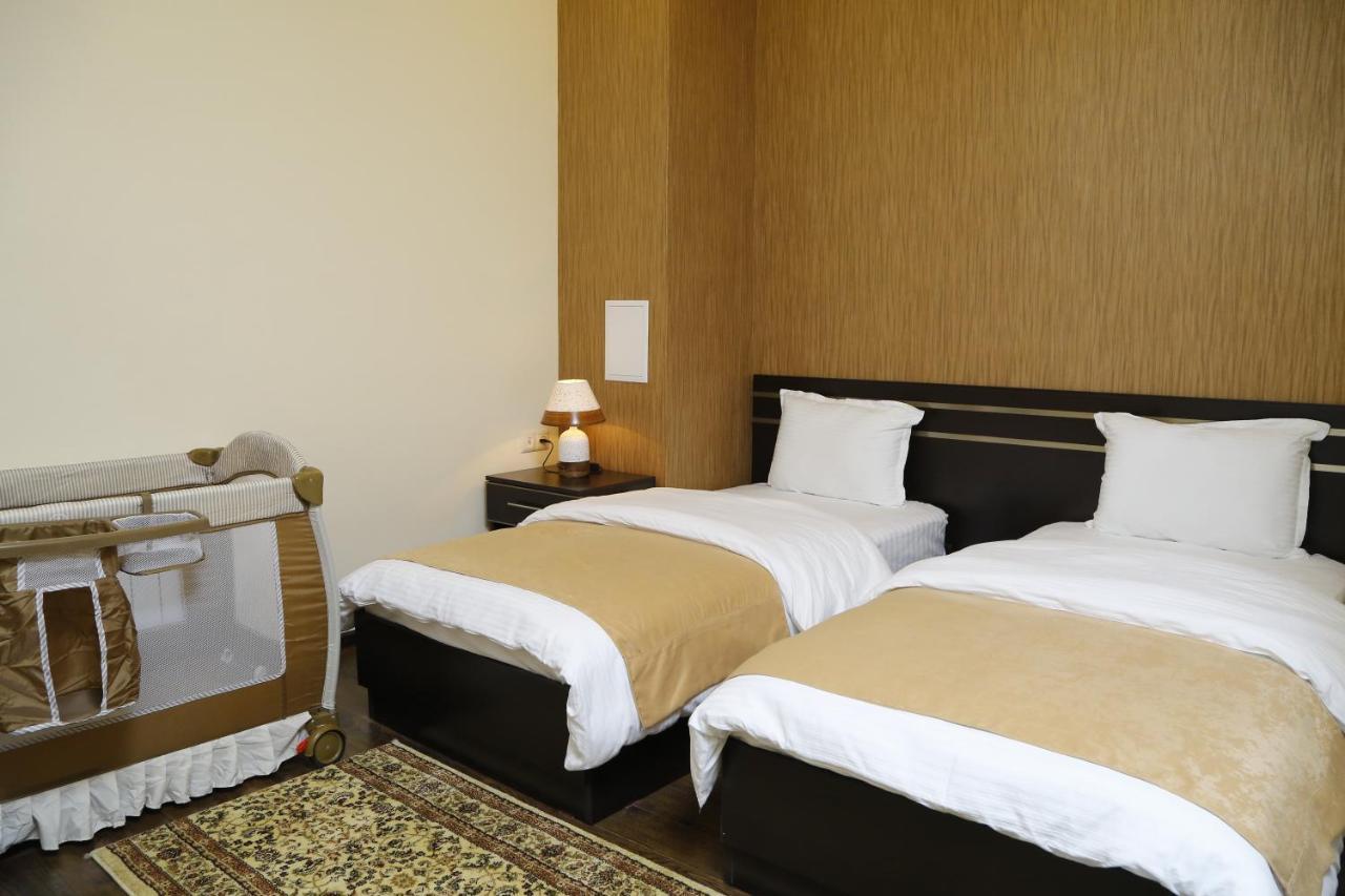Tomu'S Hotel ギュムリ エクステリア 写真